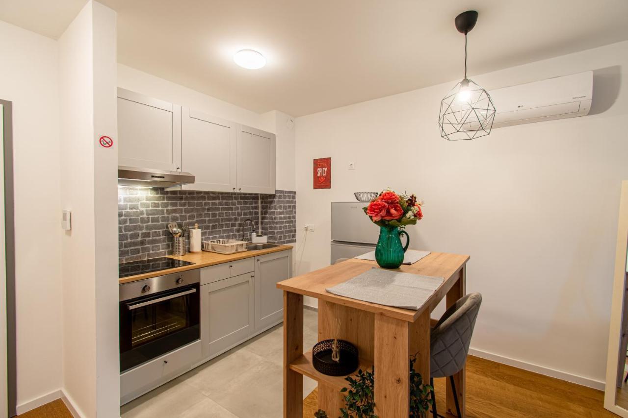 Flexible Selfcheckins 39 - Zagreb - Parking - New Apartment ภายนอก รูปภาพ